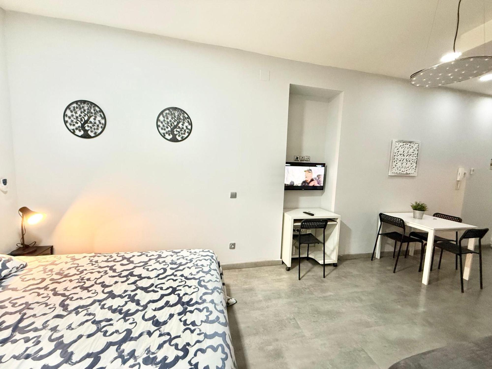 Amch Metro Delicias 01 Apartamento