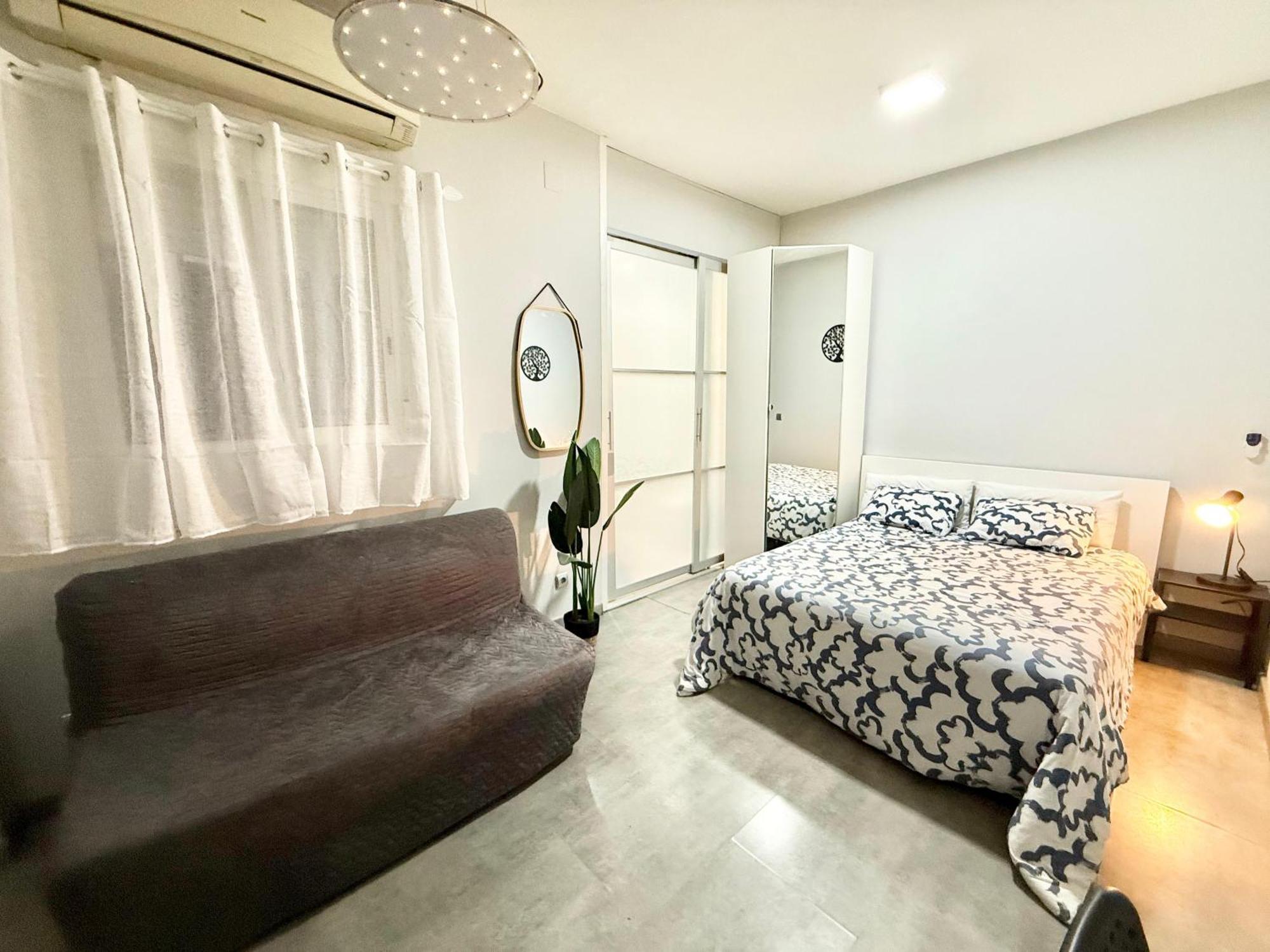 Apartamento Amch Metro Delicias 01 *