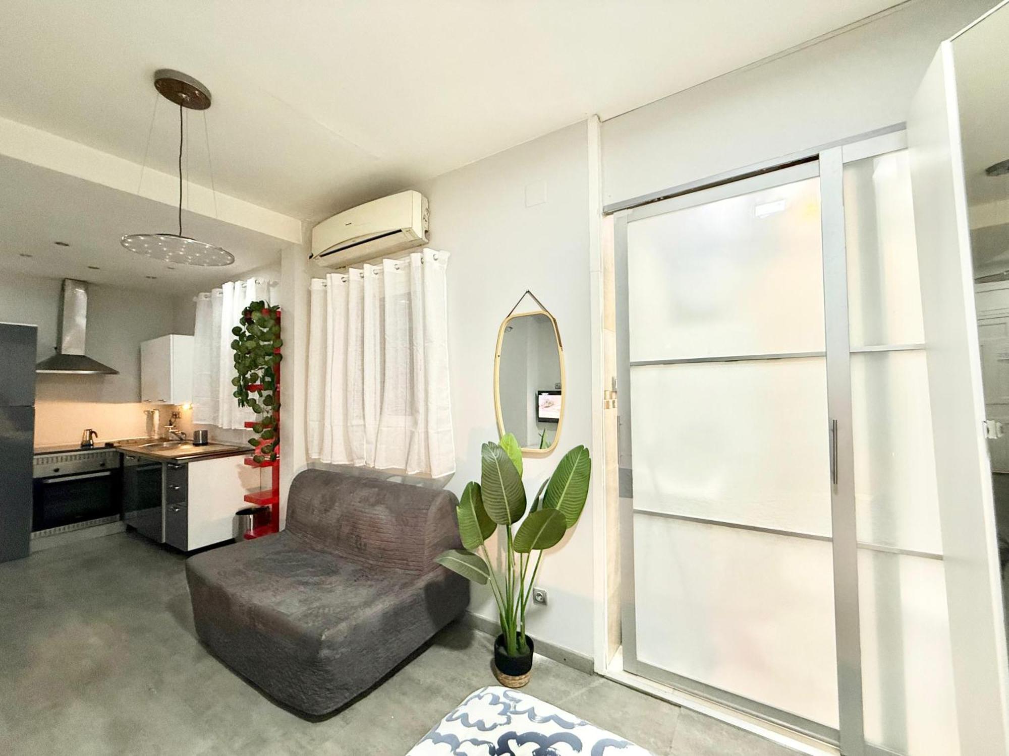 Apartamento Amch Metro Delicias 01 *